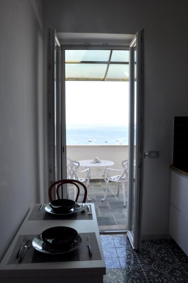 Calise Guest House Procida Exteriör bild