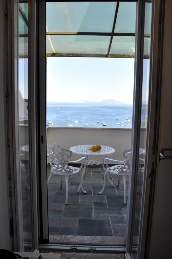 Calise Guest House Procida Exteriör bild