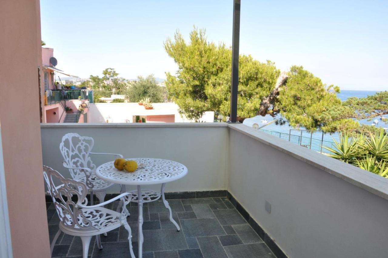 Calise Guest House Procida Exteriör bild